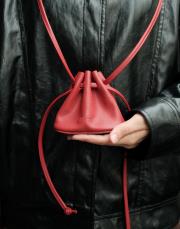 büzgülü mini çanta kırmızı kırmızı